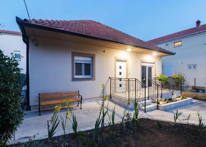 Mihael Holiday House